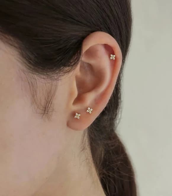 14K Solid Gold Minimalist Flower Stud Earrings