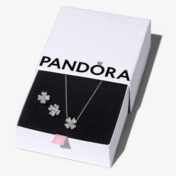 Pandora Sparkling Lucky Clover Jewelry Gift Set
