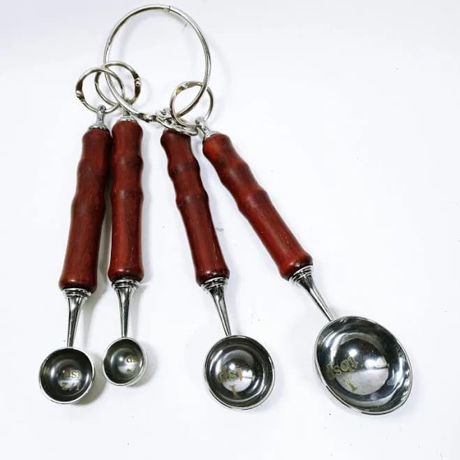 Vtg Wood Handle Measuring Spoons Tbsp tsp 1/2 tsp 1/4 tsp Kitchen Decorations (box8)