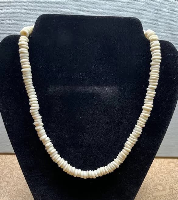 Vintage Hawaiian Chunky Natural Puka Shell Necklace - 17” White