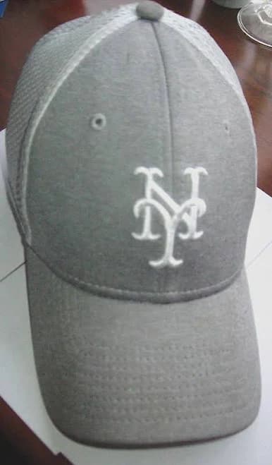 Newyork Yankees Logo Embroidered Baseball Cap W/white Logo Grey White