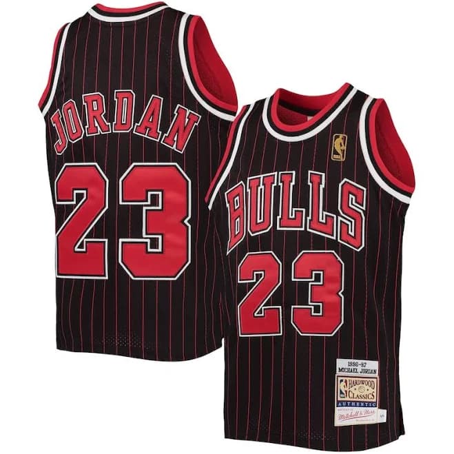 Mitchell & Ness Chicago Bulls Michael Jordan #23 1996-97 NBA Authentic Jersey