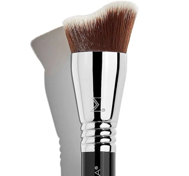Sigma Beauty Curved Kabuki Brush F83