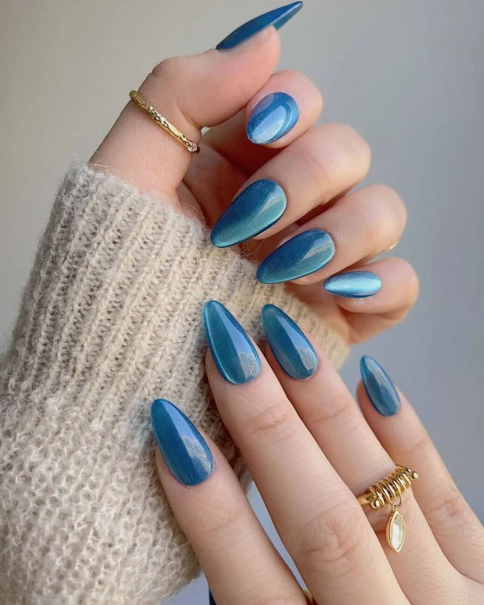 Blue Cat Eye Nails