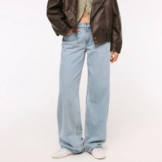 Abercrombie & Fitch Women's Low Rise Ultra Loose Jeans