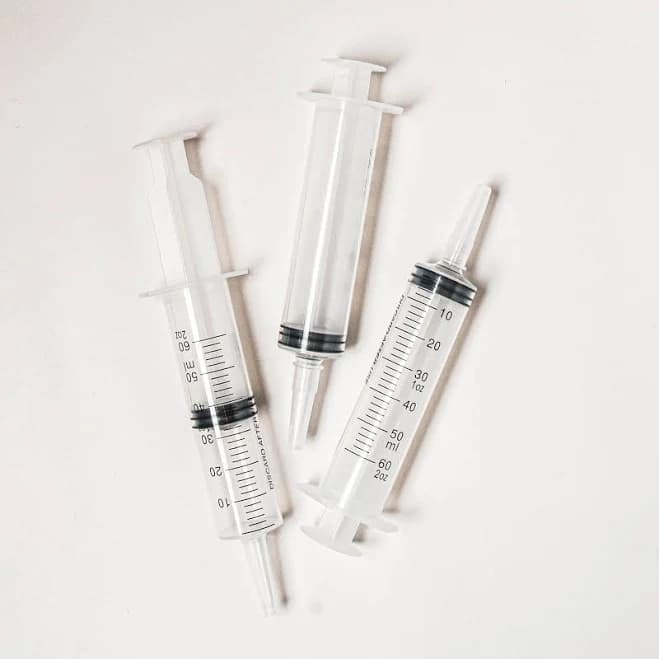 Plastic Syringe 2 oz 10