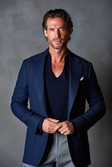 Custom blazer | The ultimate versatile piece for every wardrobe Light Navy - Articles of Style by Dan Trepanier