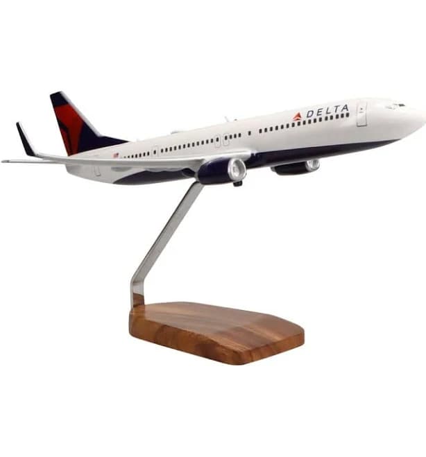 High Flying Models Boeing 737-900ER Delta Air Lines Mahogany Model