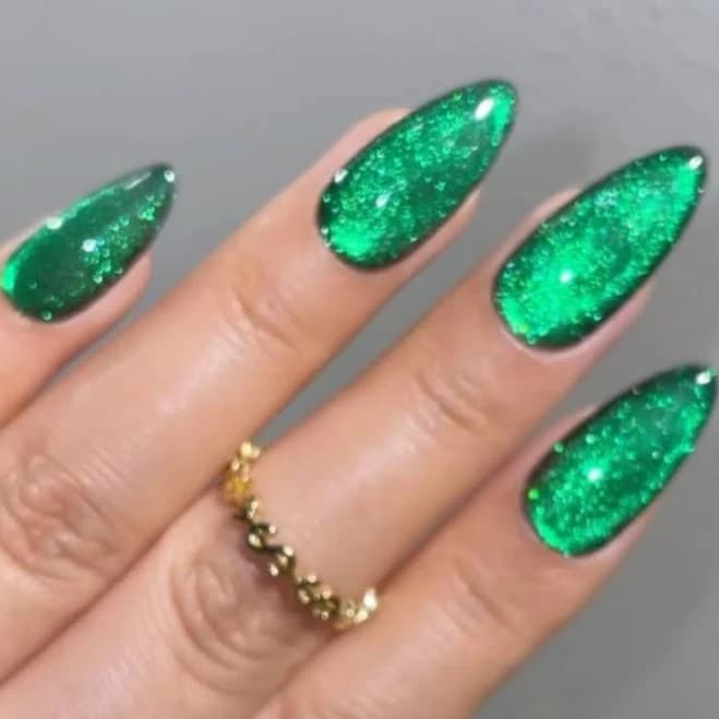 Almond Emerald Green Cat Eye Fake Nail