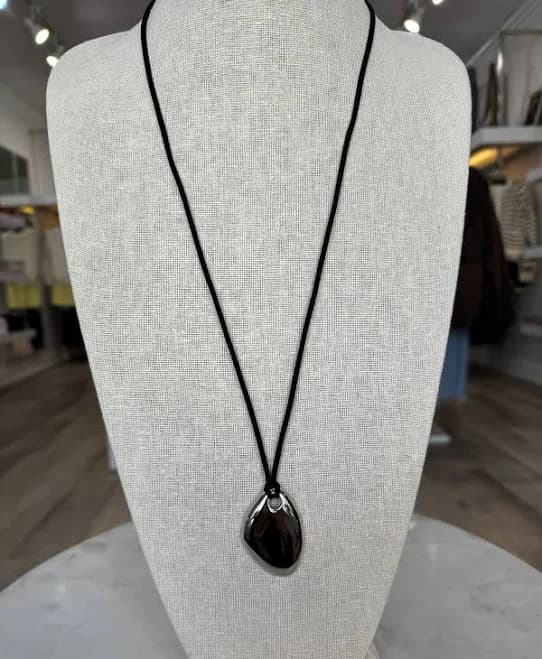 Maxine Silver Oval Pendant Necklace - Silver
