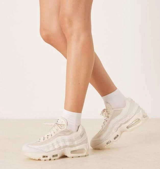 Nike Air Max 95 sneakers in beige and white-Neutral