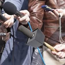 Amazon.com: GOOHOCHY Portable Microphone Logo Flag Station for Interviews Lightweight Trapezoid Mic Protector for Reporters Compact Design for Broadcasting and Recording : Everything Else