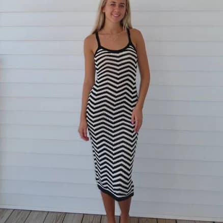 Black & White Chevron Knit Midi Dress Large