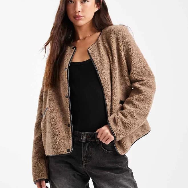 Vero Moda lightweight contrast teddy jacket