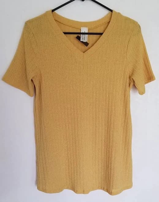 Now N Forever Womens Yellow Vneck Blouse Size Small Ribbed Knit