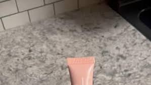 Amazon.com : e.l.f. Halo Glow Blush Beauty Wand, Liquid Radiant Blush with Squalane, Cushion Tip Cream Blush For Luminous, Buildable Color, Vegan & Cruelty-Free Cheek Makeup, Candlelit : Beauty & Personal Care