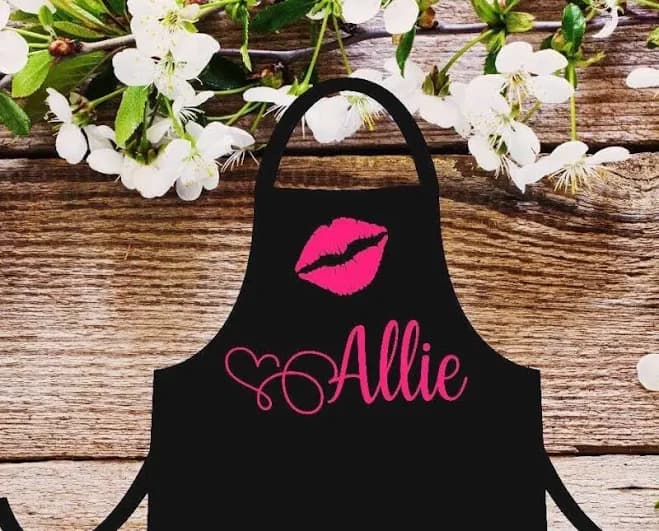 Makeup artist apron. Cosmetologist apron. Makeup artist gift. Makeup apron. Personalized makeup artist apron.