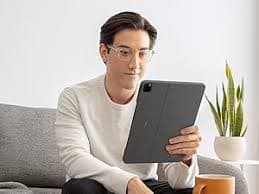 Amazon.com: Logitech Combo Touch iPad Pro 12.9-inch (5th, 6th gen - 2021, 2022) Keyboard Case and Logitech Crayon (USB-C) Digital Pencil (2018 releases and later) - Sand, USA Layout : Electronics