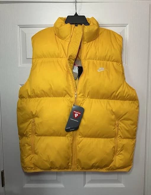 Nike Men's Sportswear Club PrimaLoft Water-Repellent Puffer Vest