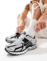 Nike Zoom Vomero 5 sneakers in silver and black | ASOS