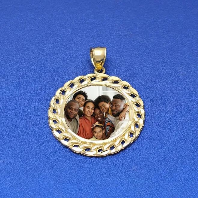 10K Custom Round Picture Pendant