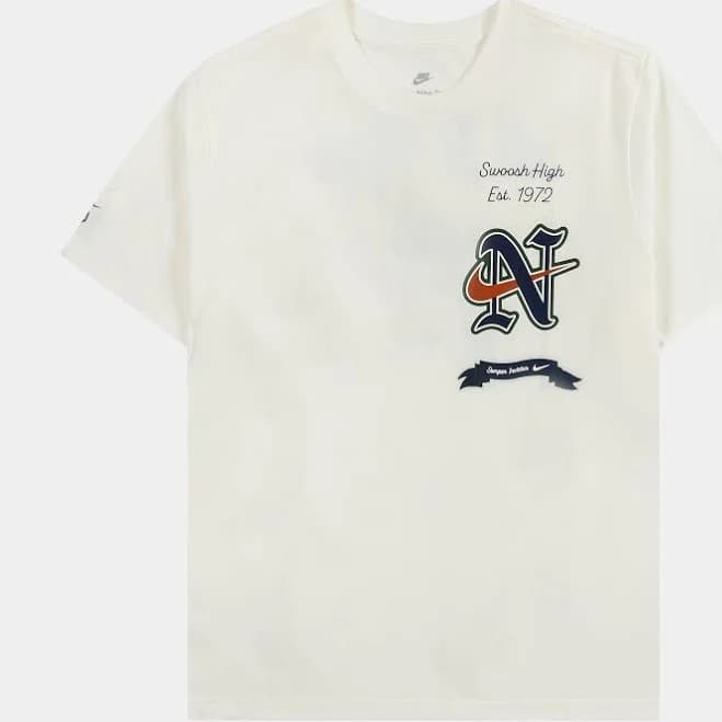 Nike Men's Sportswear Swoosh High '72 Graphic T-Shirt