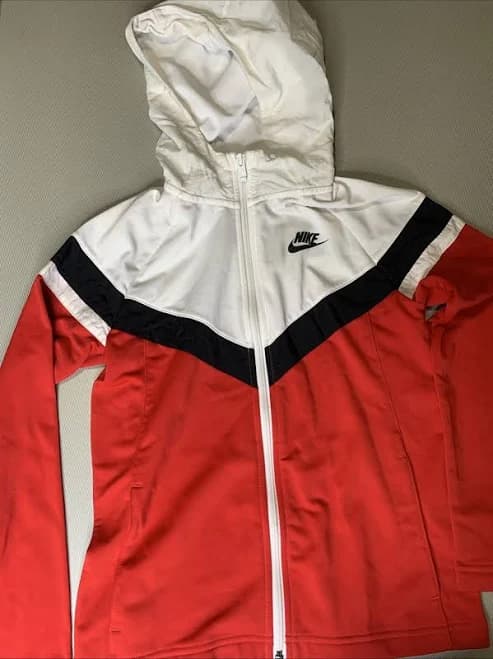 Nike Boys/youth Red Black & White Full Zip Hooded Jacket Size M |