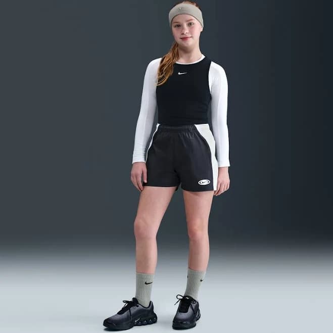 Nike Girls' Sportswear Star Shorts
