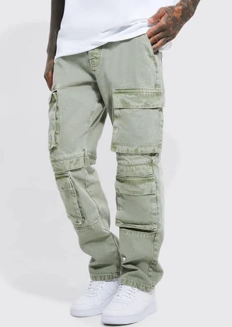 boohooMAN Men's Relaxed Fit Multi Pocket Cargo Jeans