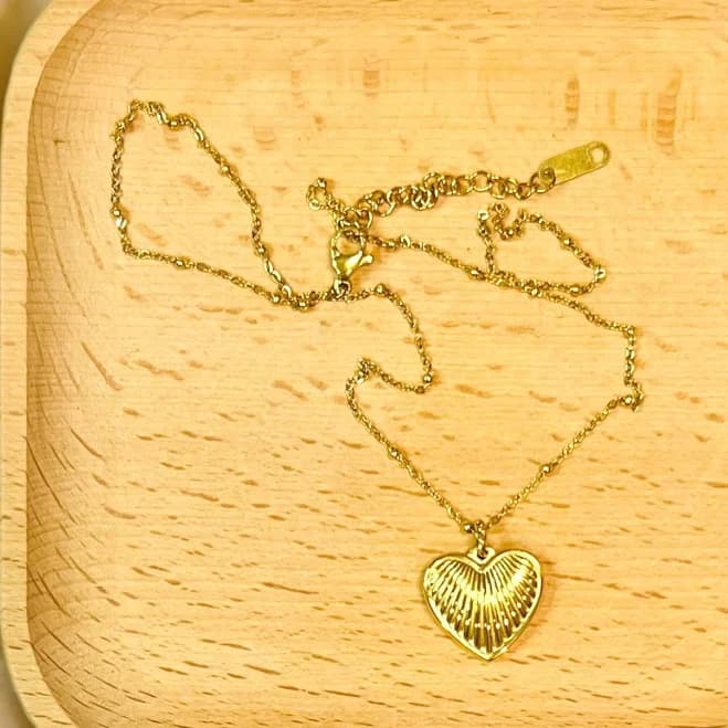 Dainty Heart Textured Gold Necklace