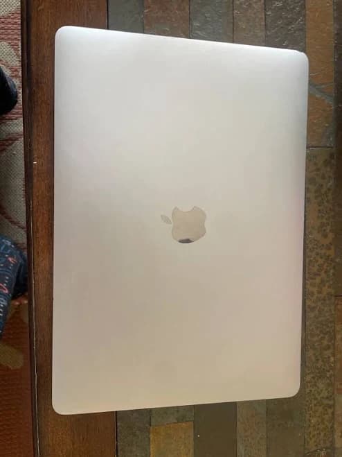 Apple MacBook Air Core i5 1.6GHz 8GB SSD