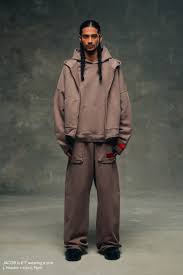 Core Wide-Leg Sweatpant (Beechwood)