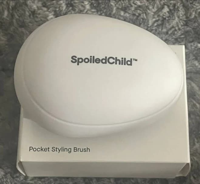 spoiled child, pocket brush
