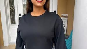 OYOANGLE Women's Casual Basic Long Sleeve Crop Tops Crew Neck Raw Hem Crop Sweatshirt Pink M at Amazon Women's Clothing store