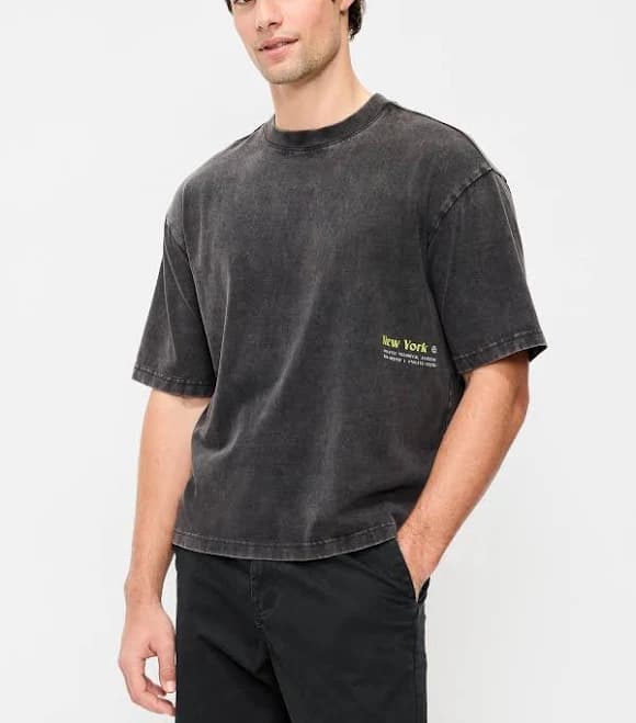 Old Navy Men's Heavyweight Graphic Cropped T-Shirt