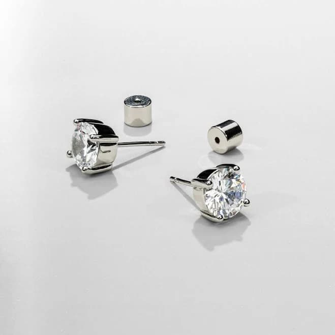 Round Diamond Stud Earrings in Gold
