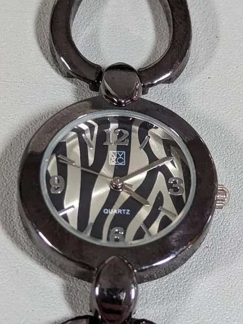 Nyc Black Silver Tone Dial Round Case Link Bracelet Band Watch