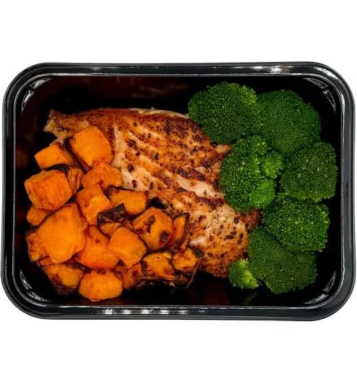 Atlantic Salmon Fillet w/ Sweet Potatoes & Broccoli