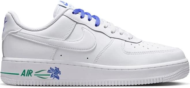 Nike Women's Air Force 1 '07 SE Shoes