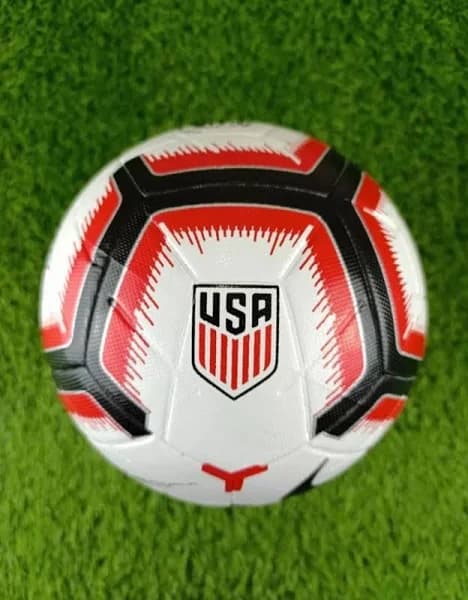 Nike Merlin Usa 2018/2019 Premier League Match Ball Is A Size 5