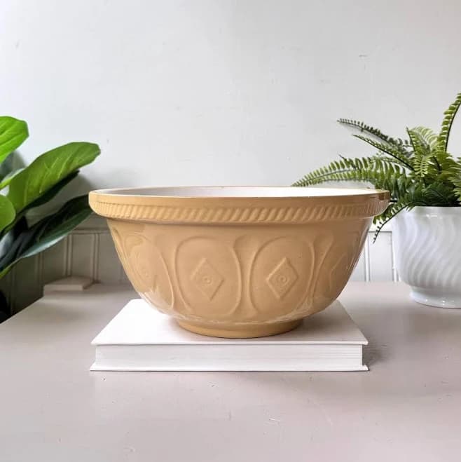 Vintage 1940s Yellow Ware Mixing Bowl with White Interior, MCM Mid Century Farmhouse Kitchen Bowl, Primitive Rustic Pottery, LARGE CHIP