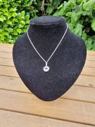 Vintage Silver Tone Necklace With Silver Lips Pendant. - Etsy