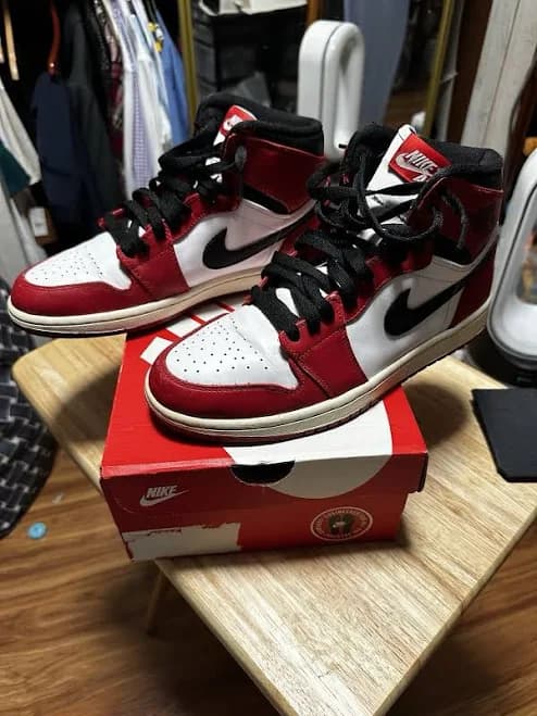 Air Jordan 1 Retro High 'Chicago' 2013 332550-163