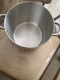 Basic pot 8 qt for Sale in Inglewood, CA - OfferUp