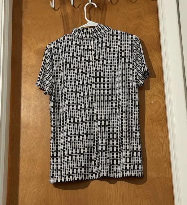 Women's Geometric Collared Short Sleeve Button Blouse Black White