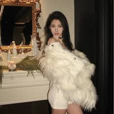 White Faux Fur Jacket With Bat Sleeves For Women – Short Oversized Warm Coat For Spring Festivals & Parties From Girl_legend, $54.32 | DHgate.Com