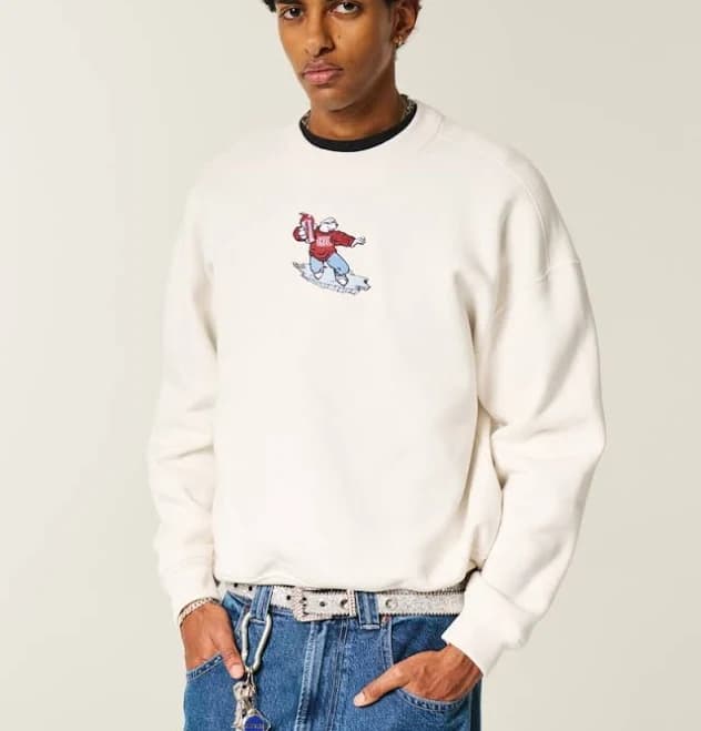 Hollister Men's Boxy Icee Graphic Sweatshirt