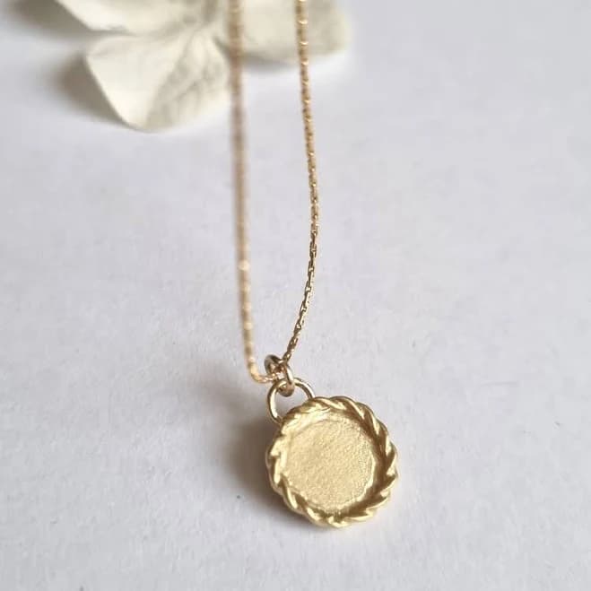14K Gold Minimalist Disc Pendant Necklace