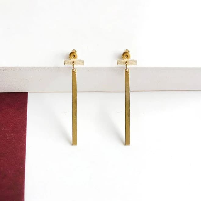 WorldFinds Dangling Bar Posts