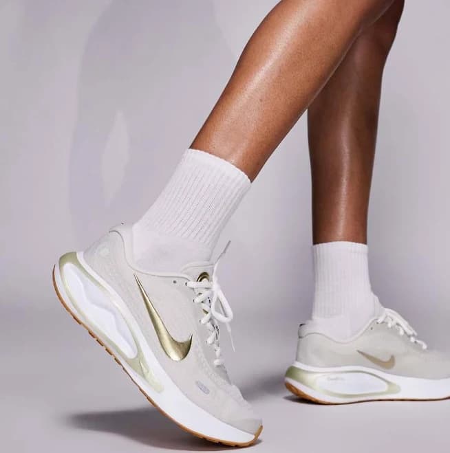 Nike Running Journey Run sneakers in beige and white-Neutral